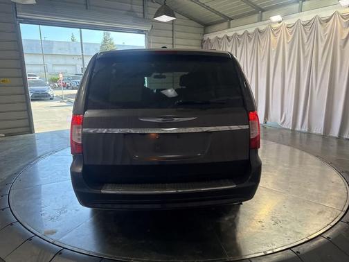 Granite Crystal Metallic Clearcoat 2016 Chrysler Town & Country Touring
