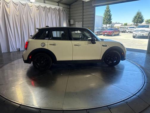 Pepper White 2022 MINI Hardtop Cooper S
