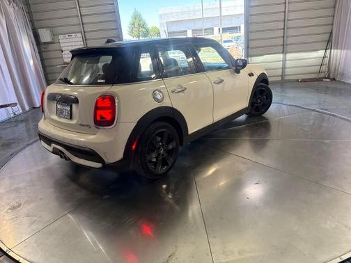 Pepper White 2022 MINI Hardtop Cooper S