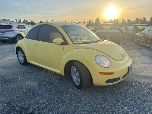 2010 Volkswagen New Beetle 