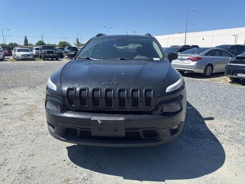 Diamond Black Crystal Pearlcoat 2018 Jeep Cherokee Latitude