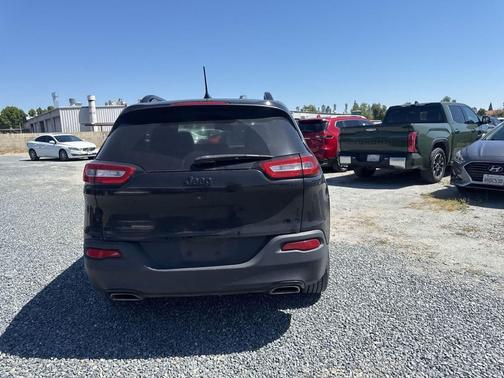 Diamond Black Crystal Pearlcoat 2018 Jeep Cherokee Latitude