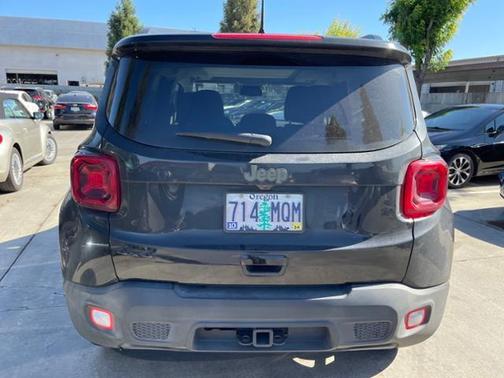 Photo 5 of 21 of 2020 Jeep Renegade Latitude