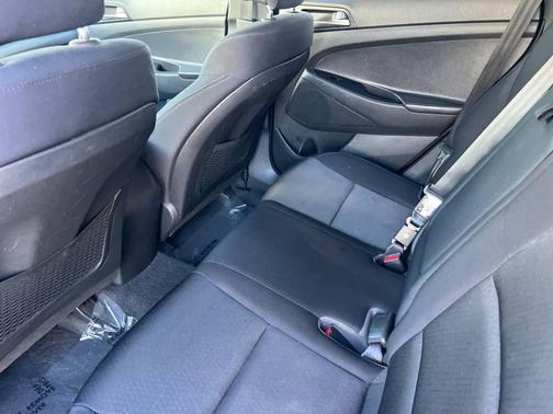 2016 Hyundai TUCSON SE