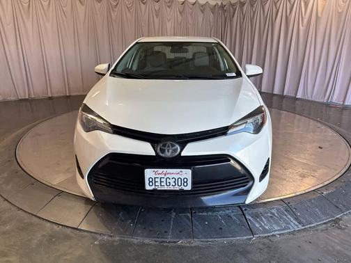 Blizzard Pearl 2018 Toyota Corolla LE