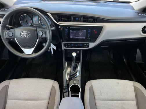 Blizzard Pearl 2018 Toyota Corolla LE
