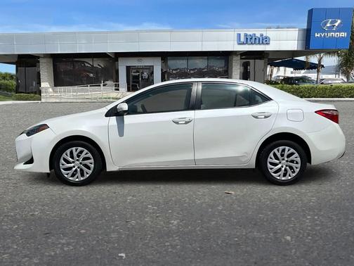 Blizzard Pearl 2018 Toyota Corolla LE