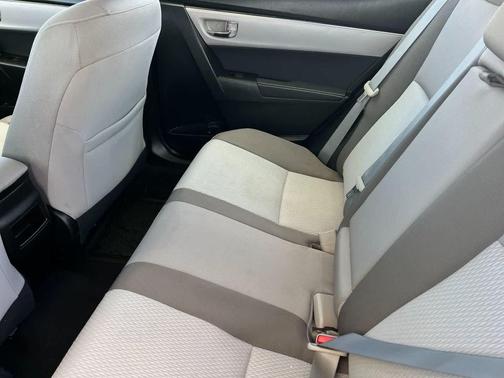 Blizzard Pearl 2018 Toyota Corolla LE