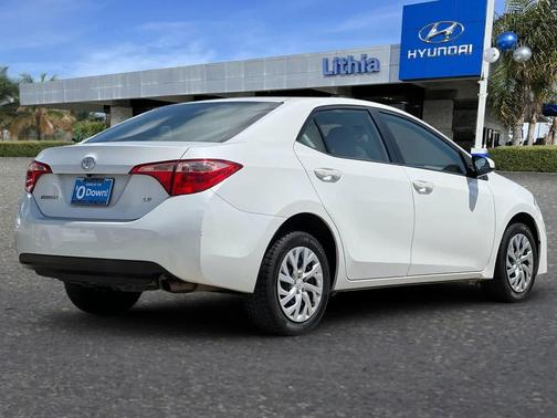 Blizzard Pearl 2018 Toyota Corolla LE