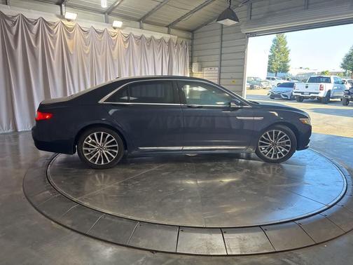 2017 Lincoln Continental Select