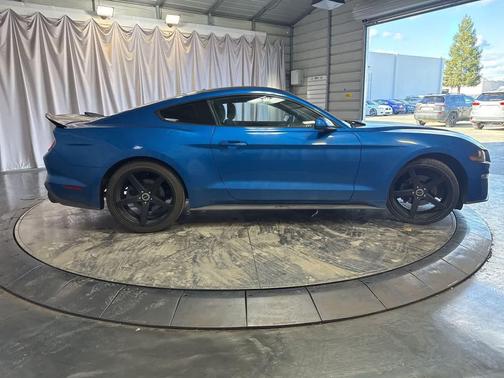 2020 Ford Mustang EcoBoost