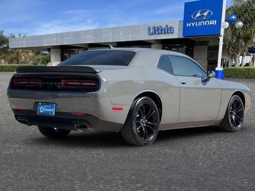 2018 Dodge Challenger SXT