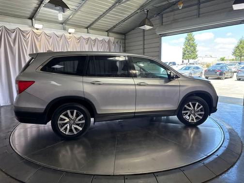 Lunar Silver Metallic 2020 Honda Pilot EX
