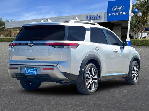 Brilliant Silver Metallic 2023 Nissan Pathfinder Platinum