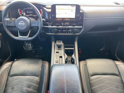 Brilliant Silver Metallic 2023 Nissan Pathfinder Platinum