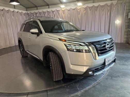 Brilliant Silver Metallic 2023 Nissan Pathfinder Platinum