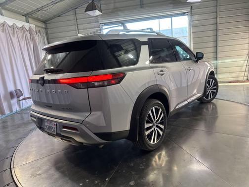 Brilliant Silver Metallic 2023 Nissan Pathfinder Platinum