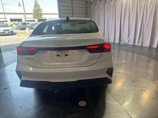Snow White Pearl 2024 Kia Forte LXS
