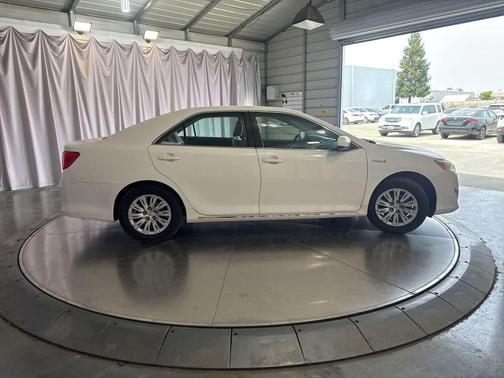 Super White 2012 Toyota Camry Hybrid LE