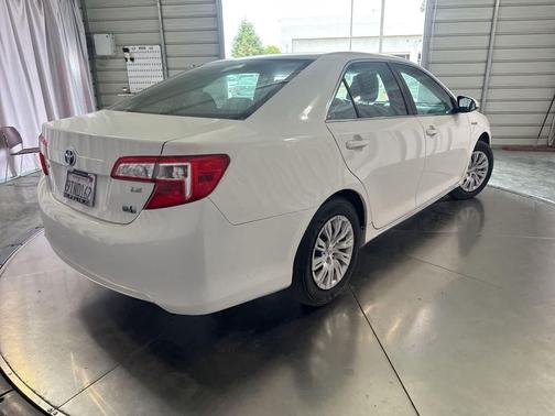 Super White 2012 Toyota Camry Hybrid LE