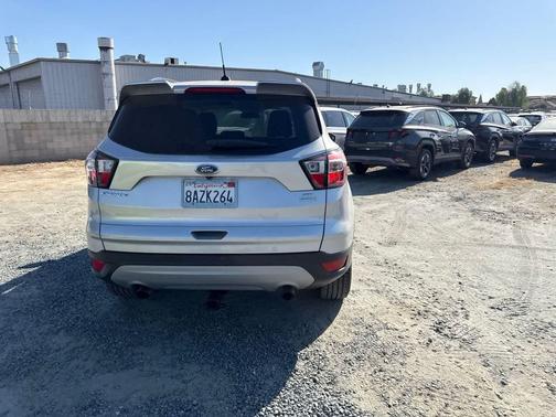 INGOT SILVER METALLIC 2018 Ford Escape SE