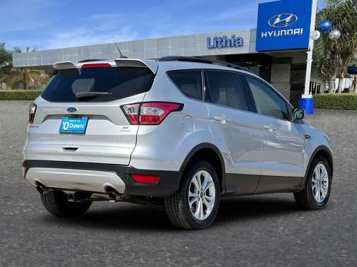 INGOT SILVER METALLIC 2018 Ford Escape SE