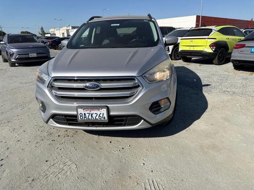 INGOT SILVER METALLIC 2018 Ford Escape SE