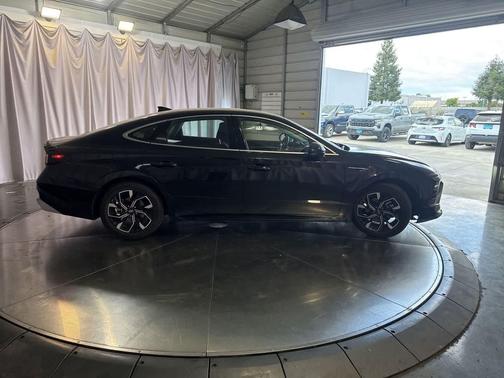 Onyx Black 2024 Hyundai SONATA SEL