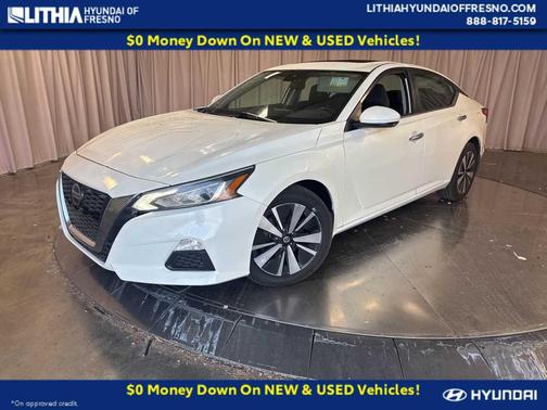 Pearl White Tricoat 2022 Nissan Altima 2.5 SV