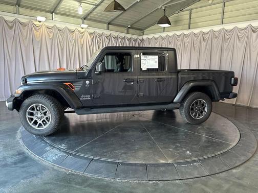 Granite Crystal Metallic Clearcoat 2020 Jeep Gladiator Overland