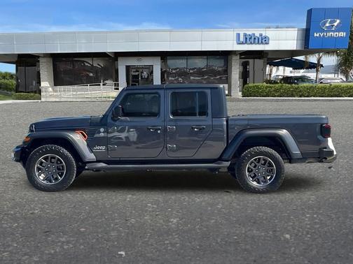 Granite Crystal Metallic Clearcoat 2020 Jeep Gladiator Overland