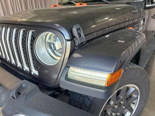 Granite Crystal Metallic Clearcoat 2020 Jeep Gladiator Overland