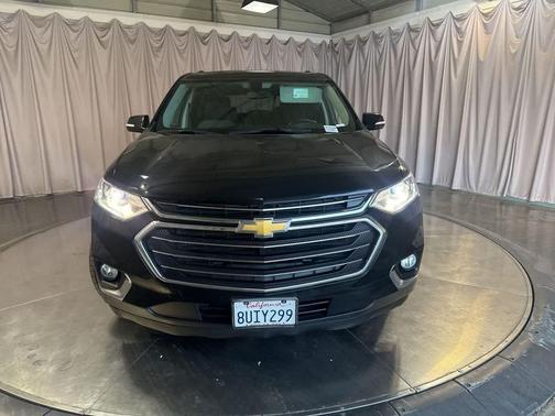 Mosaic Black Metallic 2018 Chevrolet Traverse LT Cloth