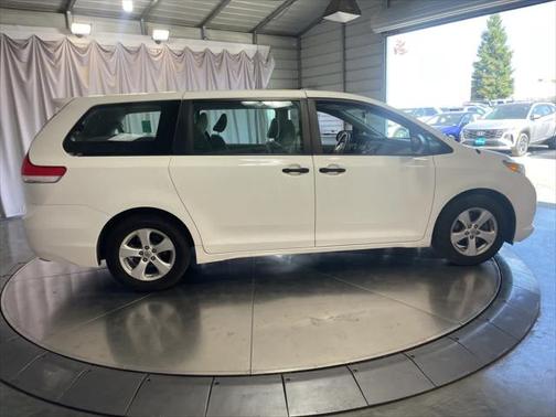 2014 Toyota Sienna L