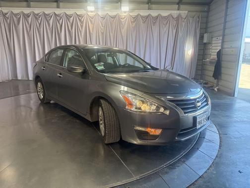 Gun Metallic 2015 Nissan Altima 2.5 S