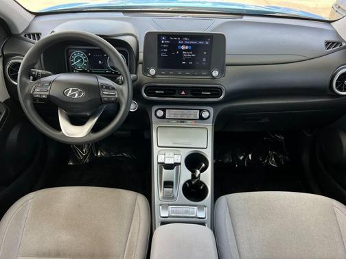 2022 Hyundai KONA EV SEL