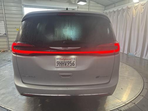 2023 Chrysler Pacifica Hybrid Limited