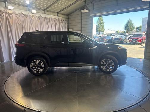 Super Black 2022 Nissan Rogue SV
