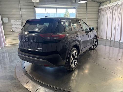 Super Black 2022 Nissan Rogue SV