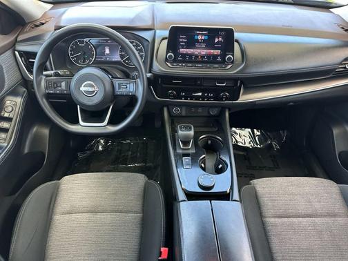 Super Black 2022 Nissan Rogue SV