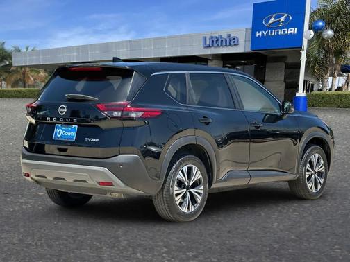 Super Black 2022 Nissan Rogue SV