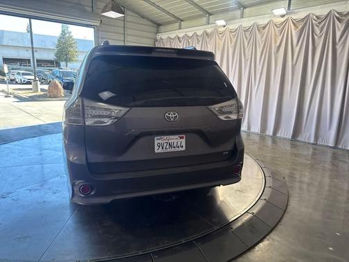 Predawn Gray Mica 2015 Toyota Sienna SE