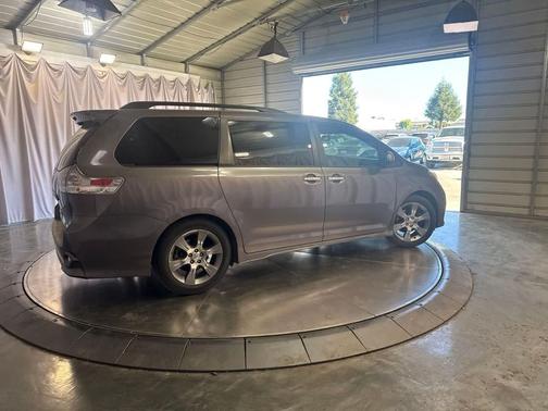 Predawn Gray Mica 2015 Toyota Sienna SE