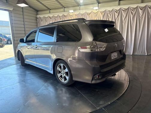 Predawn Gray Mica 2015 Toyota Sienna SE