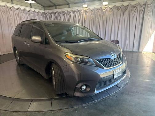 Predawn Gray Mica 2015 Toyota Sienna SE