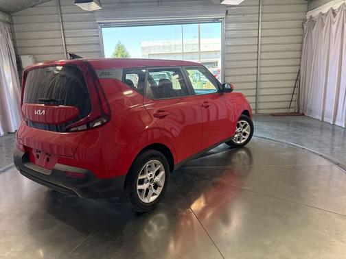 Inferno Red 2022 Kia Soul LX