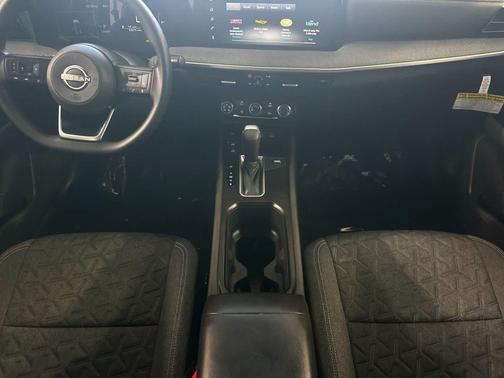 Gun Metallic 2025 Nissan Kicks SV
