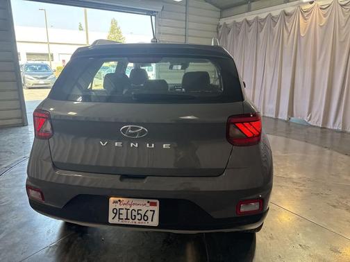 2023 Hyundai VENUE SEL