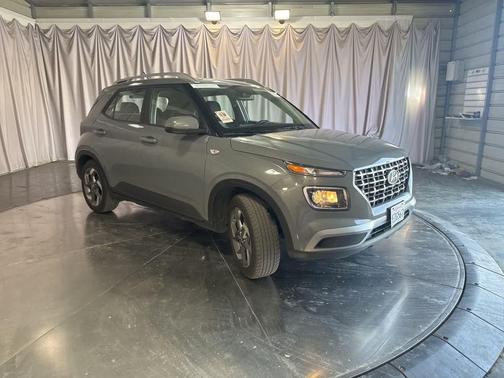 2023 Hyundai VENUE SEL