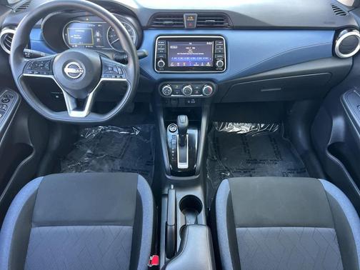 Gun Metallic 2025 Nissan Versa 1.6 SV